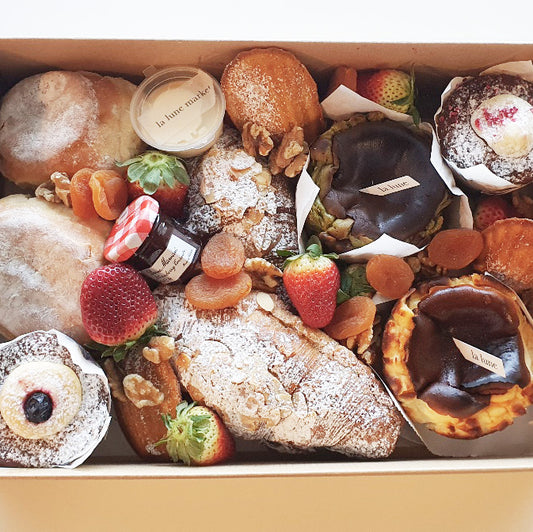 Pastry Box (Medium 4-6 people)